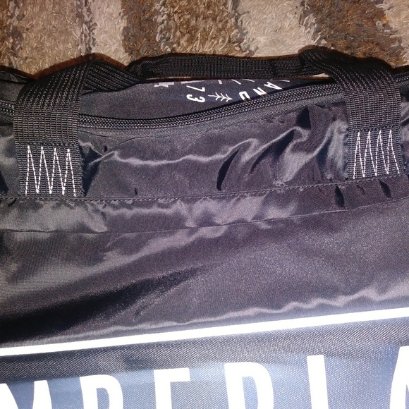 A Brand new REAL Timberland Duffle Bag - Picture 3 of 8